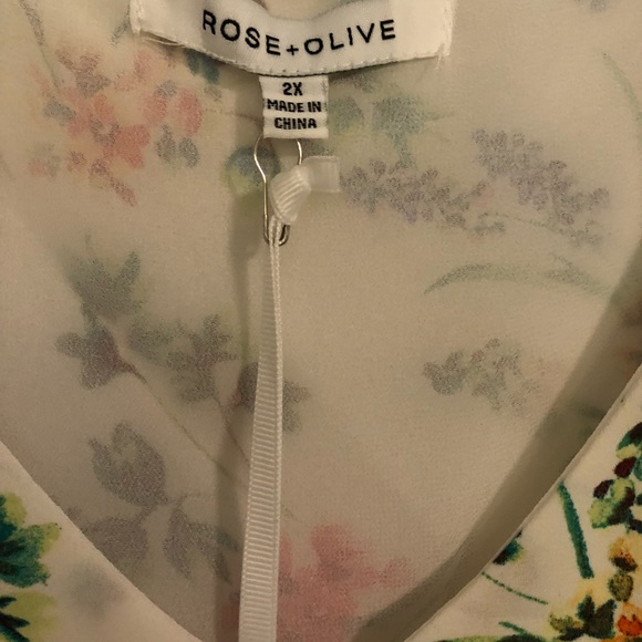 Blouse By Rose + Olive, Floral Print, 2X - Picture 3 of 4